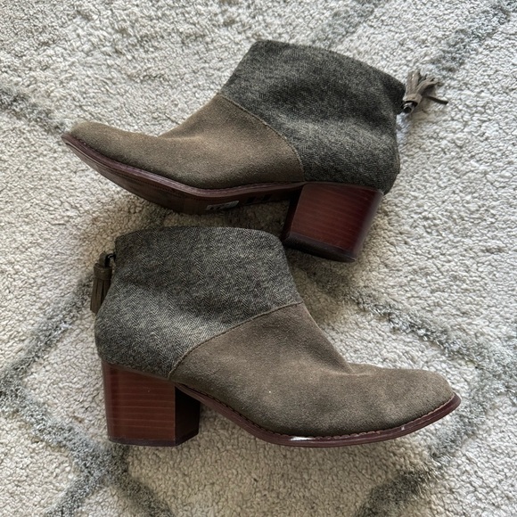 TOMS Leila Ankle boots Bootie Olive gray Herringbone suede block heel 9.5 - Picture 10 of 11